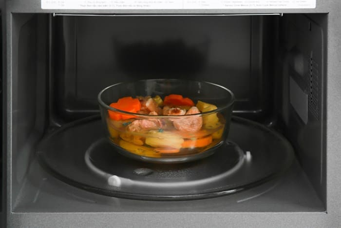 Lò vi sóng Panasonic NN-GT65JBYUE